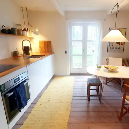 Idyllisk Bolig I Skoven *
