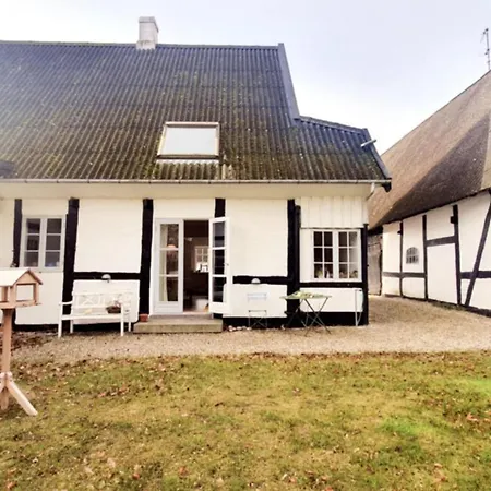 Idyllisk Bolig I Skoven Holiday home
